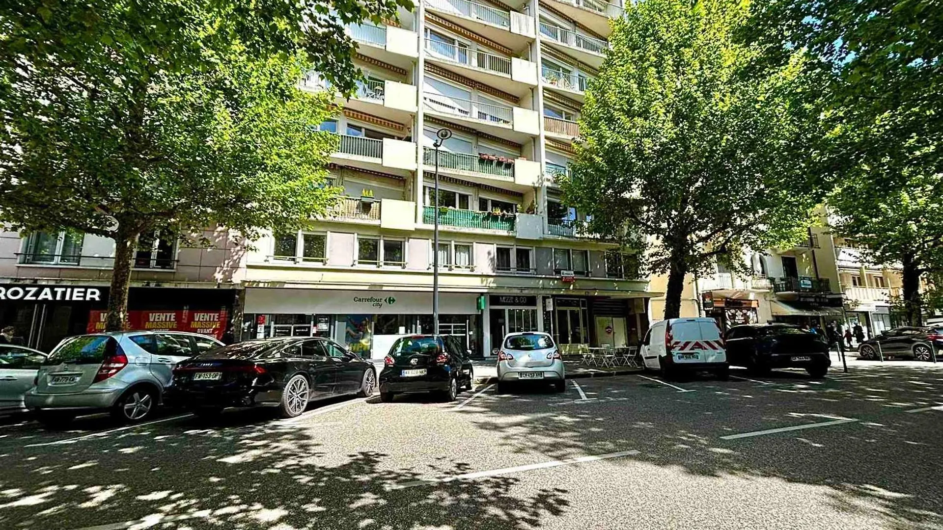 Appartement A Annecy Avec Balcon, Garage, Proche Centre Historique Et Lac - Fr-1-432-49 France