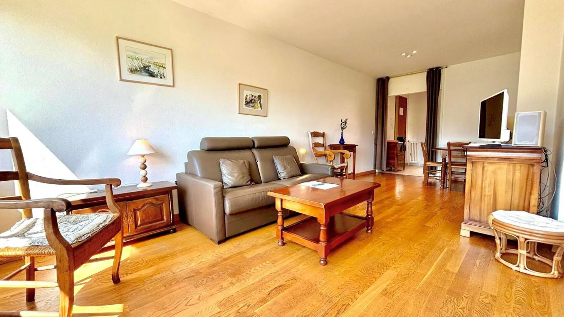 Appartement A Annecy Avec Balcon, Garage, Proche Centre Historique Et Lac - Fr-1-432-49 contacts